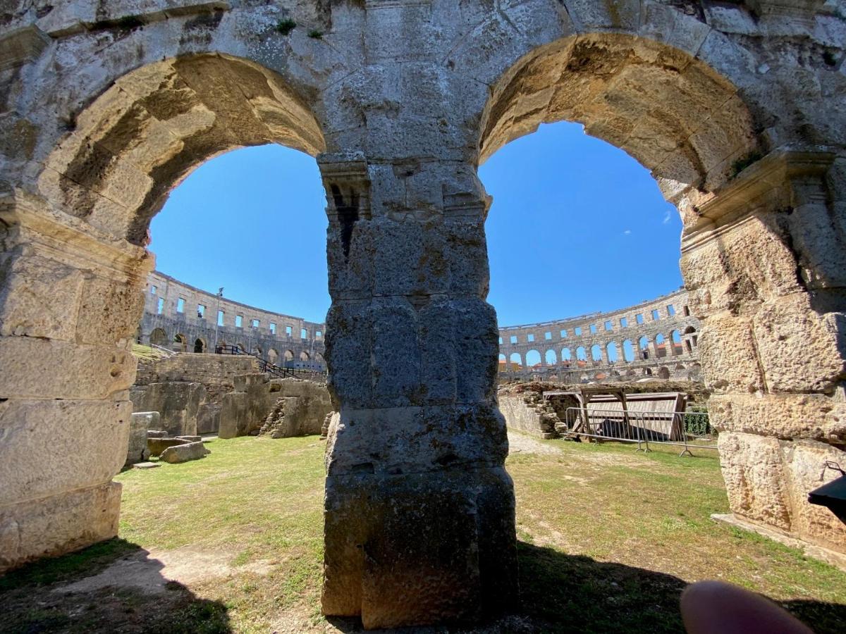 Room Omera Pula Exterior photo